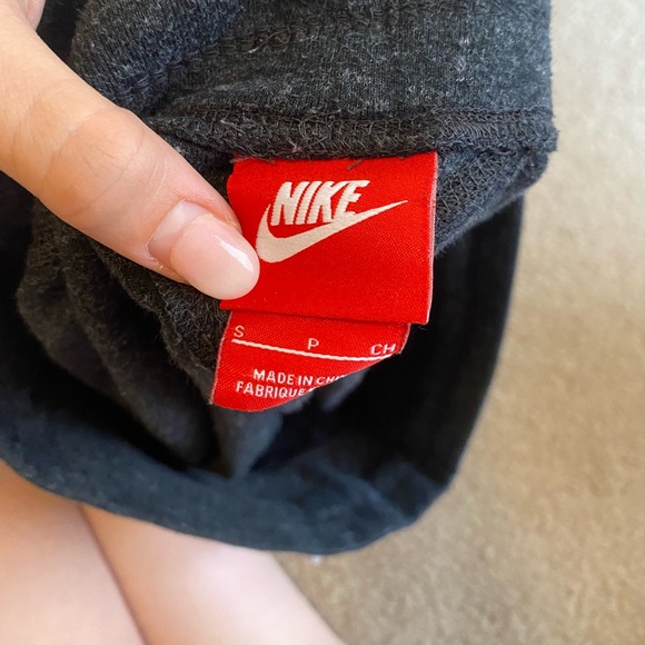 Bundle of workout shorts various brands - Picture 5 of 11